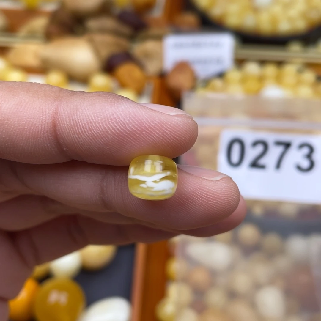 琥珀珠宝奇石未镶嵌9.5