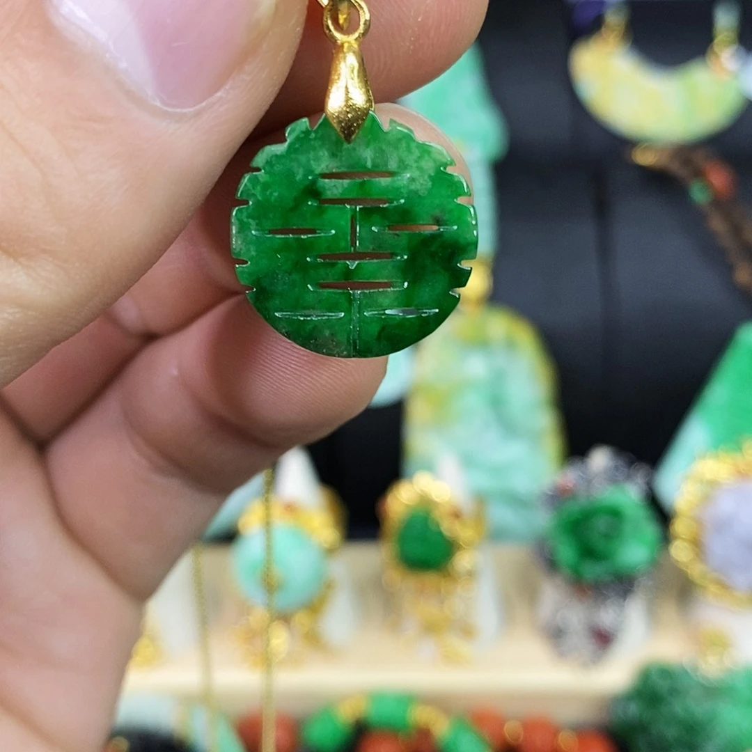 颈饰未镶嵌翡翠q