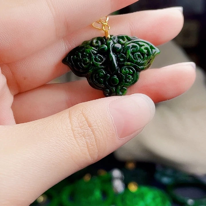 翡翠银S925镶嵌颈饰多样性