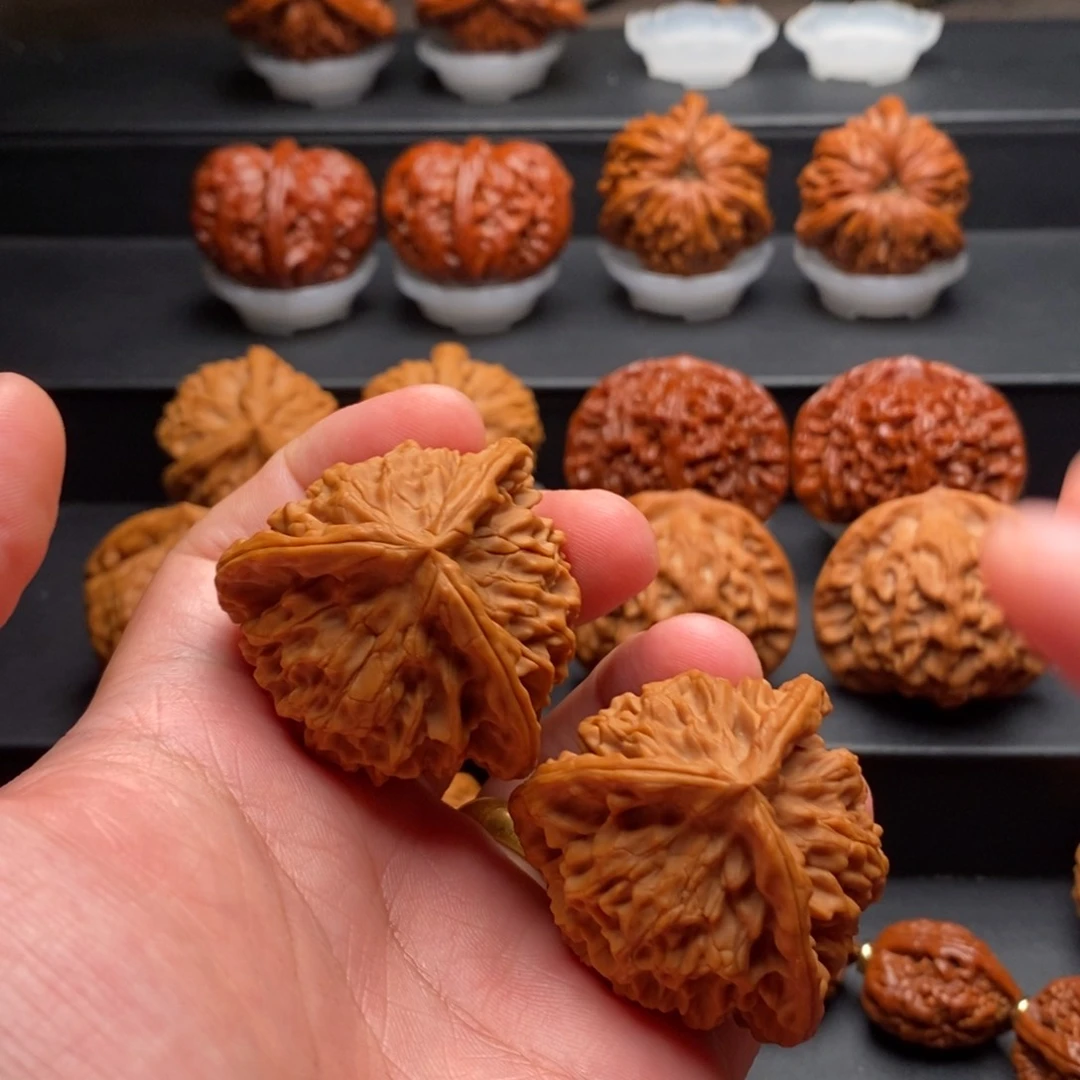 阿***车文玩核桃吊坠核为贵