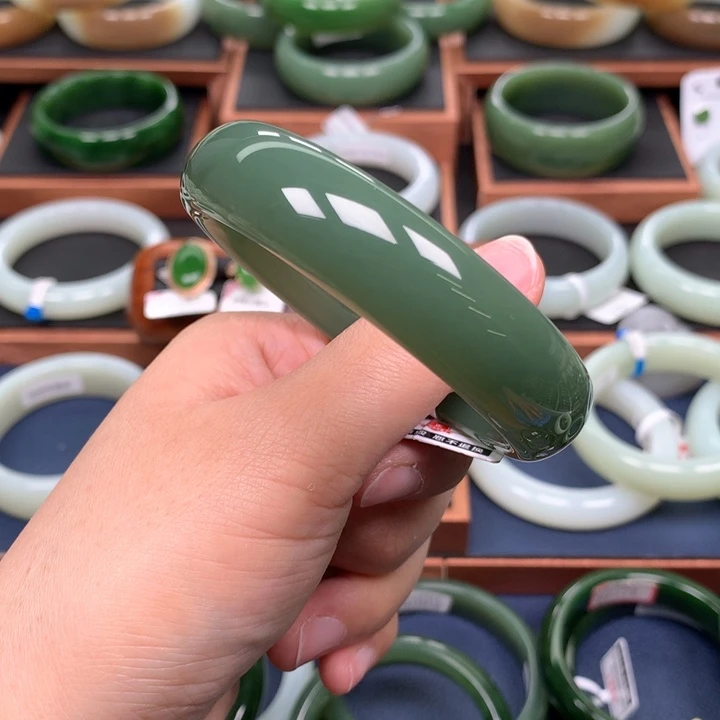 和田玉（碧玉）手镯57圈口未镶嵌