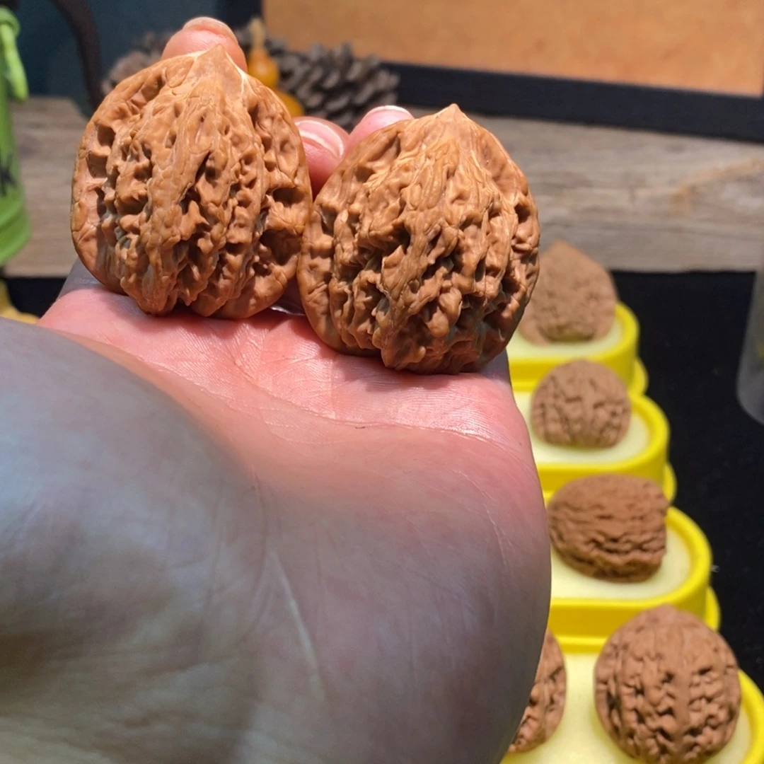 文玩核桃吊坠堂上虎