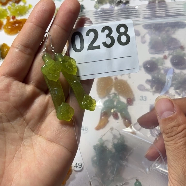 淸***寜合金蛇纹石玉耳饰
