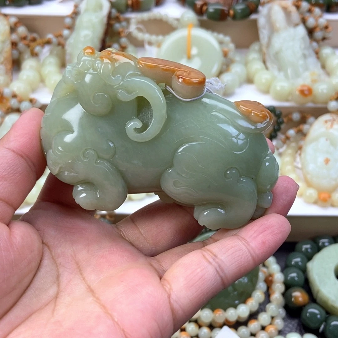 透闪石质玉把件未镶嵌