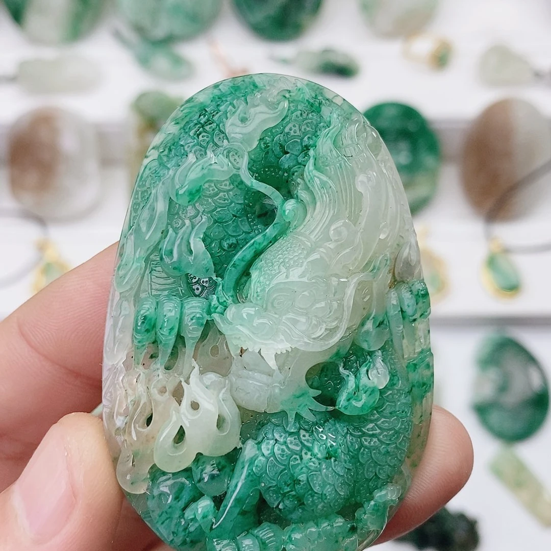 独山玉未镶嵌颈饰