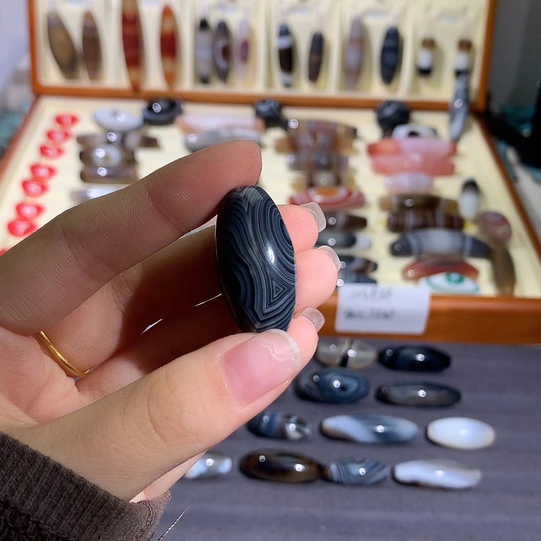 熊***重玛瑙/玉髓未镶嵌颈饰