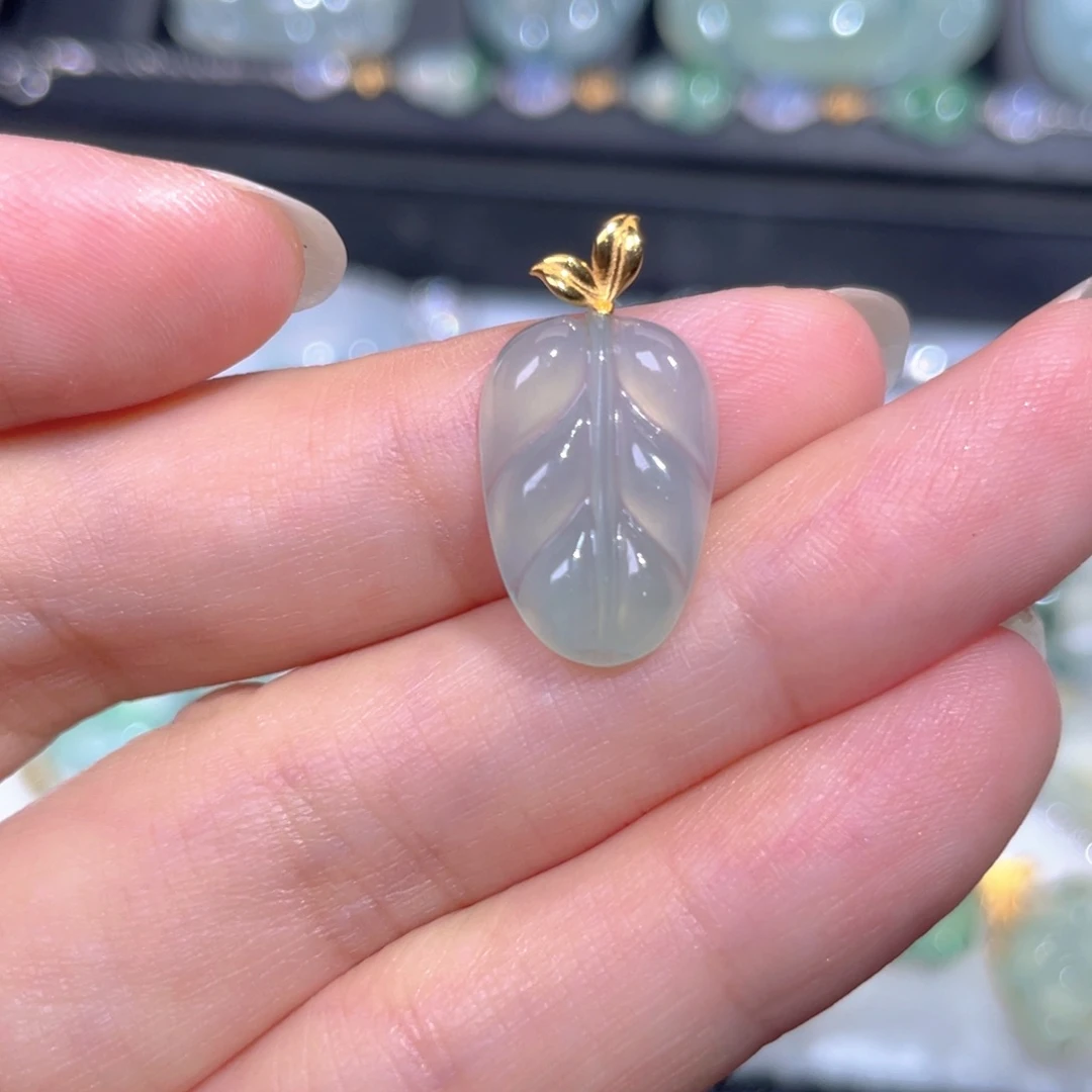 颈饰18K金镶嵌翡翠翡翠