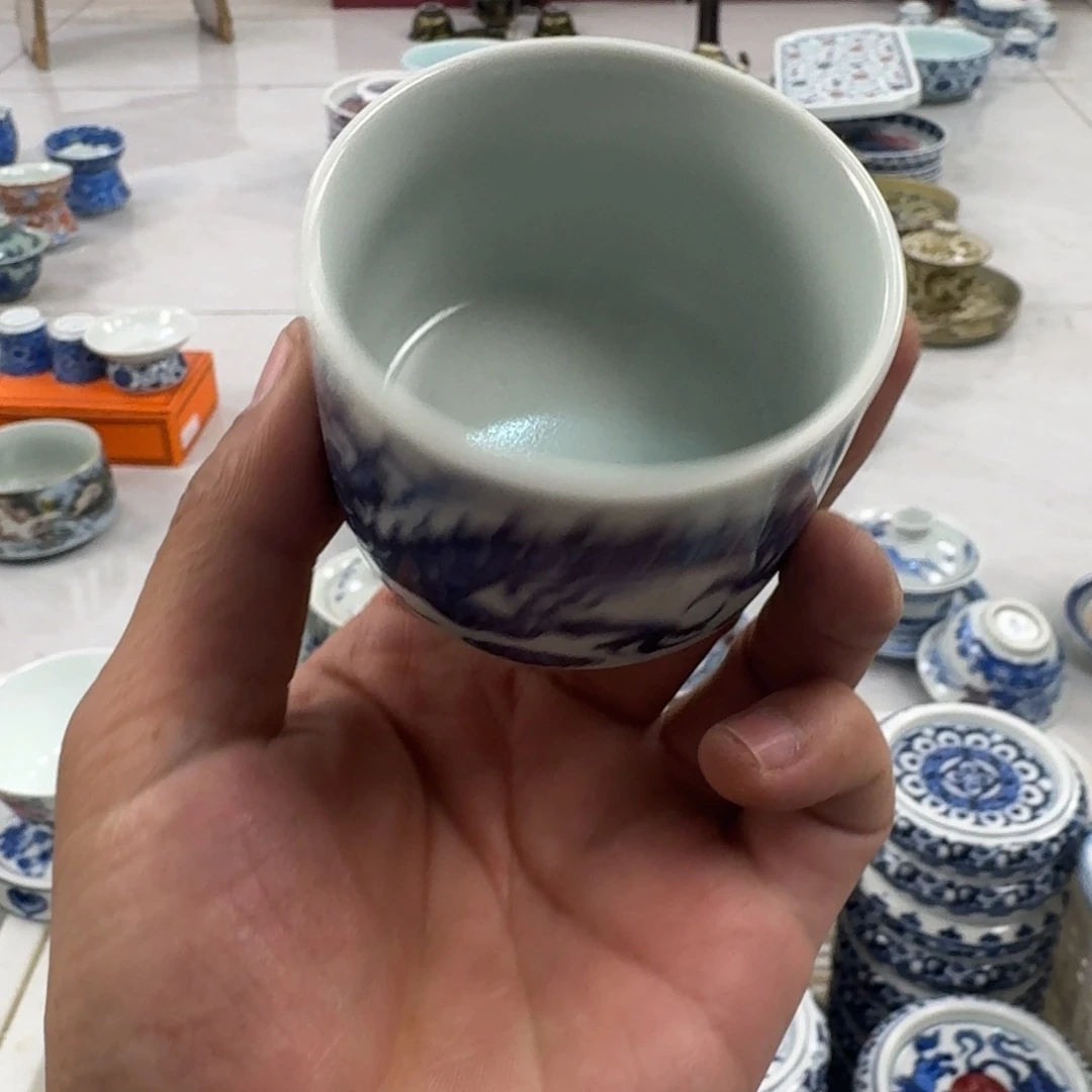 摆件青花铠甲龙小直口杯