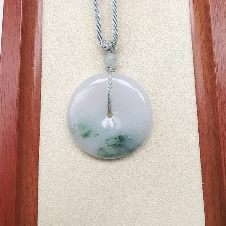 翡翠未镶嵌颈饰孤品