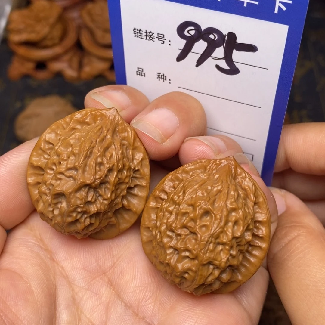 文玩核桃把件野生小众33。 995