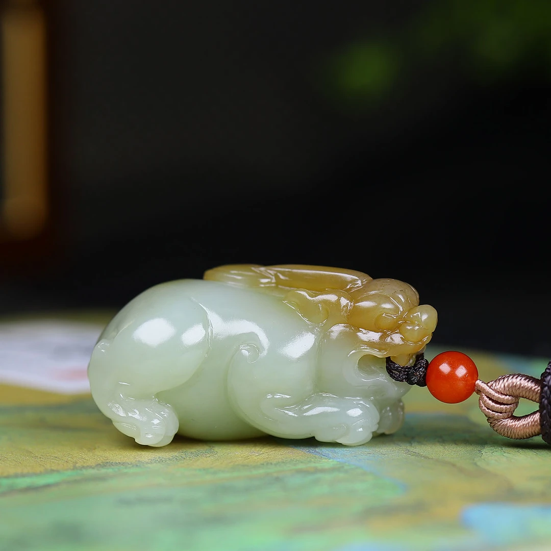 111323和田玉糖白玉貔貅挂件