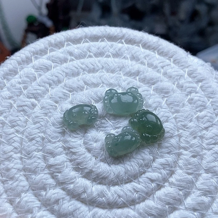 吊坠(不含链)未镶嵌翡翠一个30
