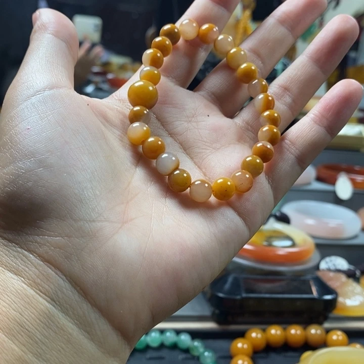 未镶嵌石英质玉（黄龙玉）手镯