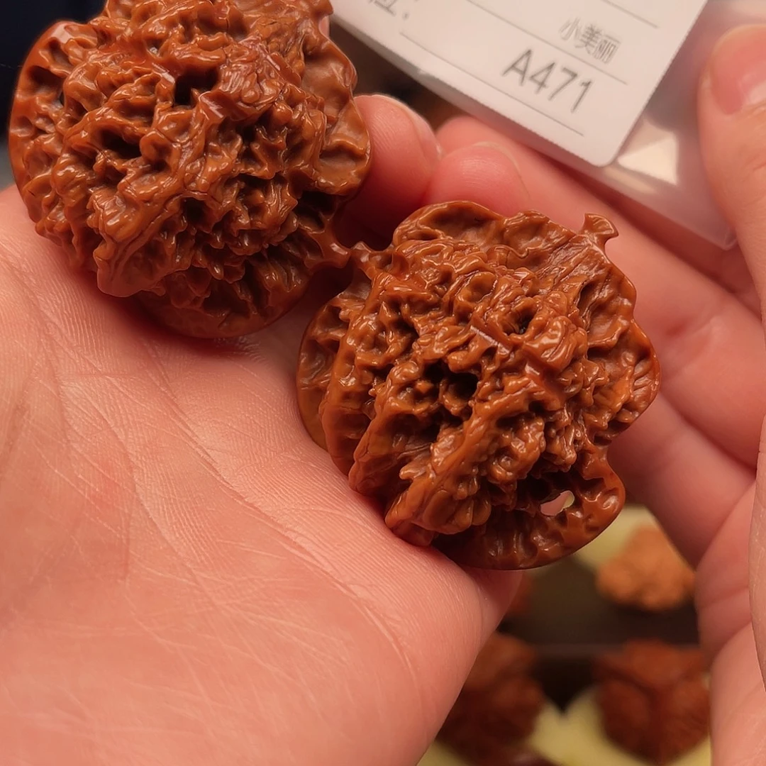 彤***桃核吊坠把把壶壶