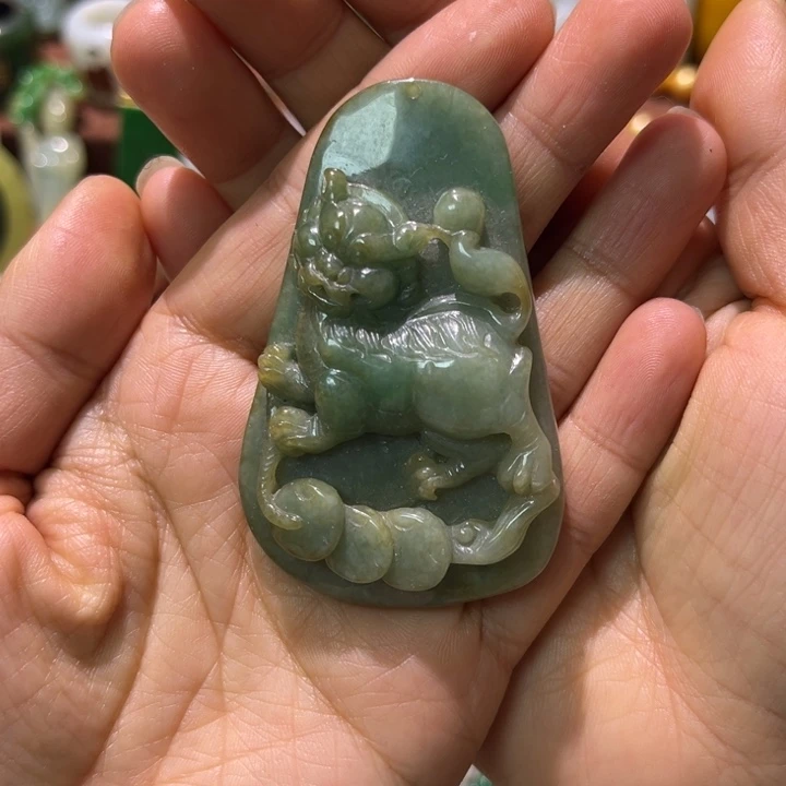 颈饰未镶嵌翡翠精美翡翠非常漂亮