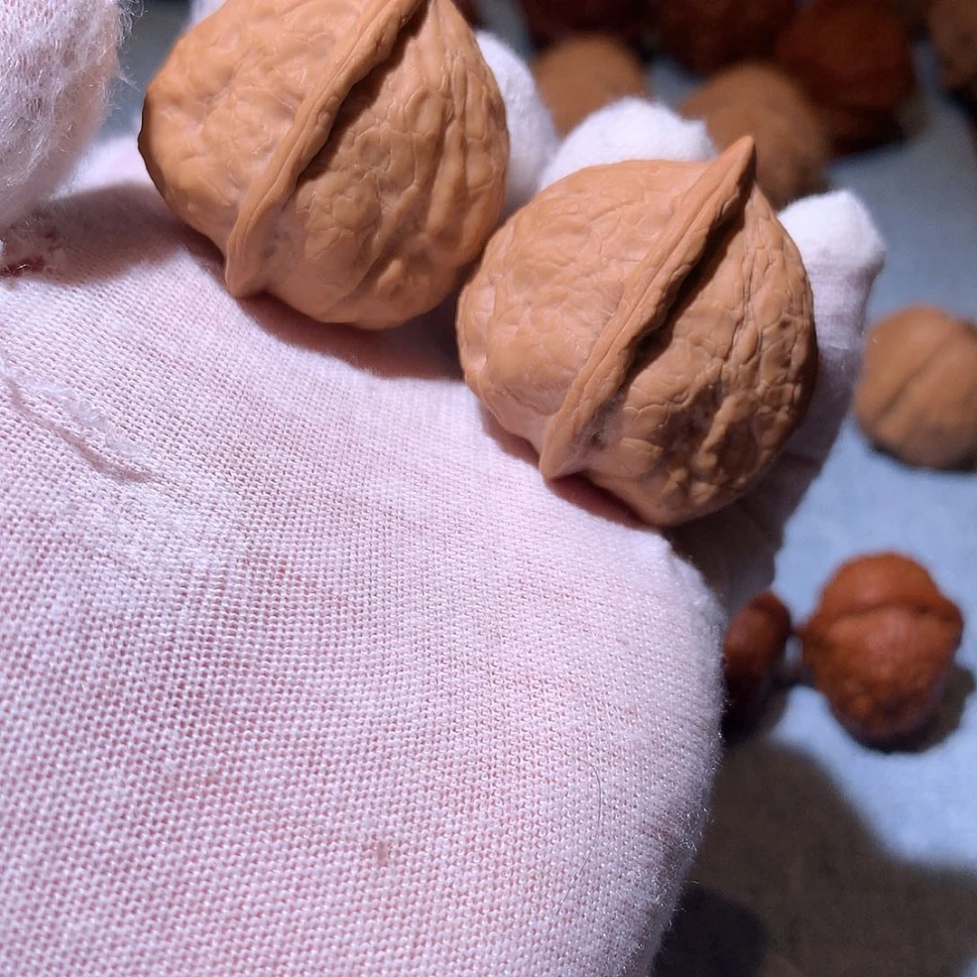 亲***亲文玩核桃把件石子蛙