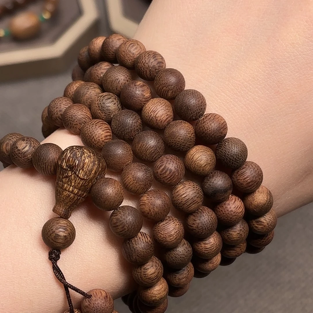 手串沉香越南富森红土0.8×108➕芽庄白棋楠三通雕刻设计
