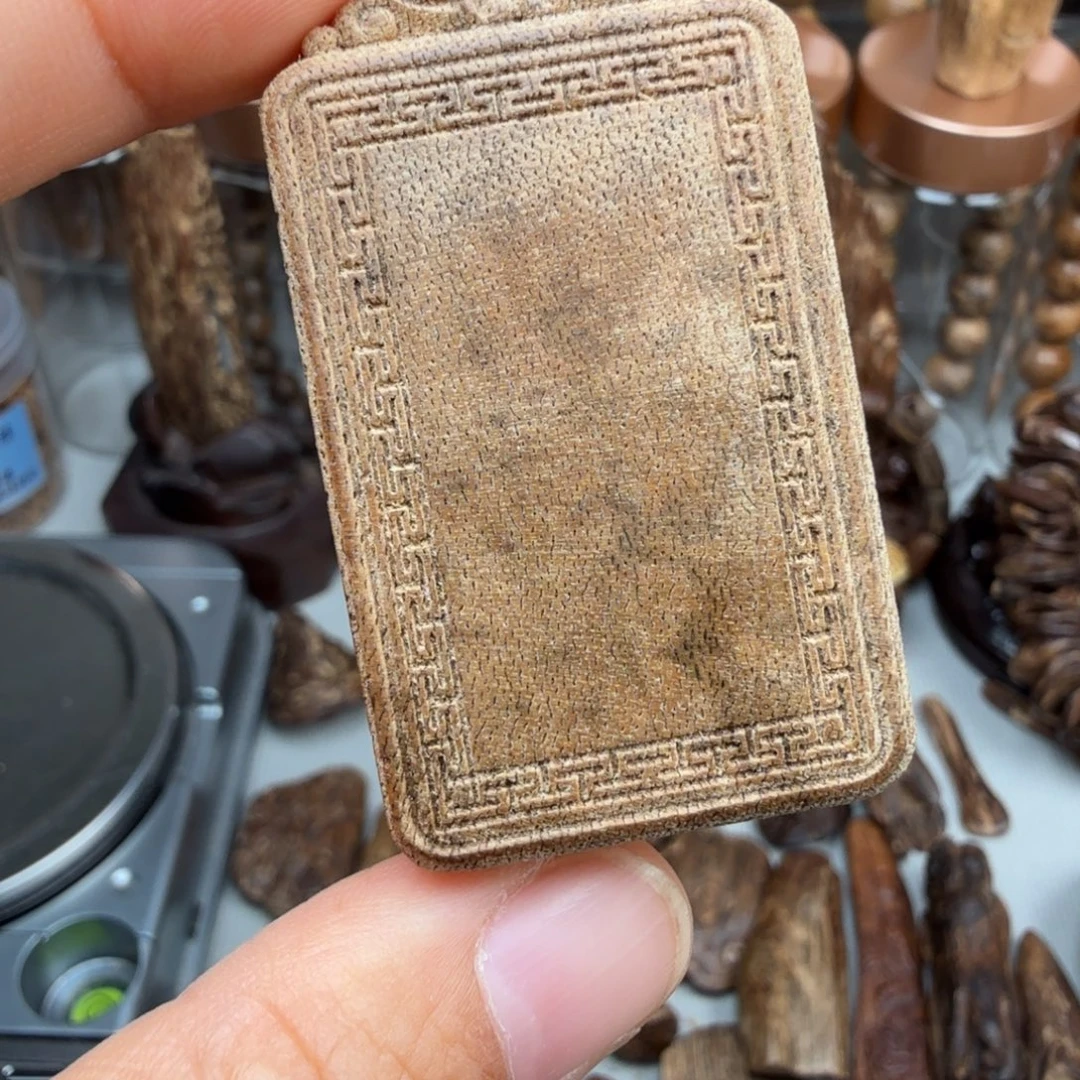 沉香沉香碎屑菩萨棋 351 无事牌 7.6 克