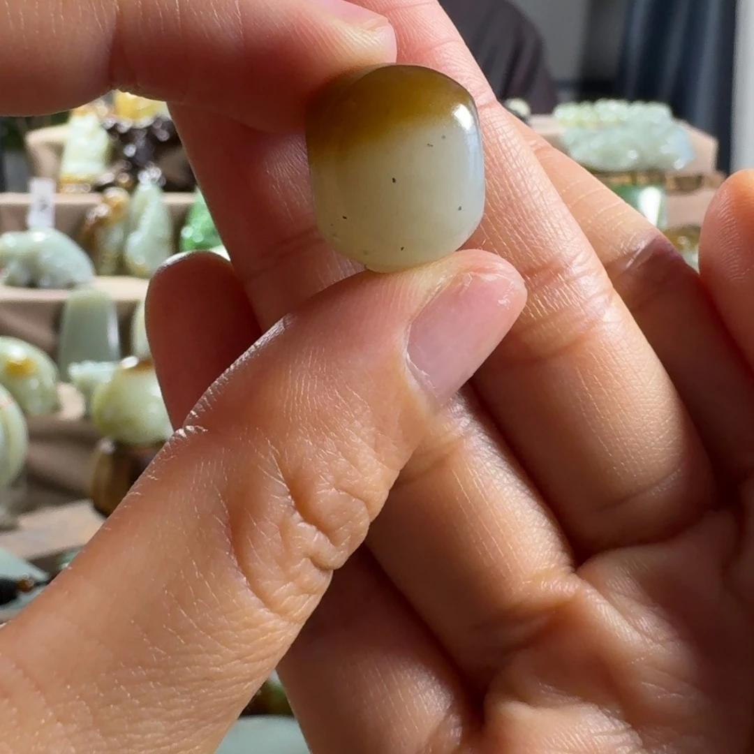 和田玉（糖玉）未镶嵌挂件