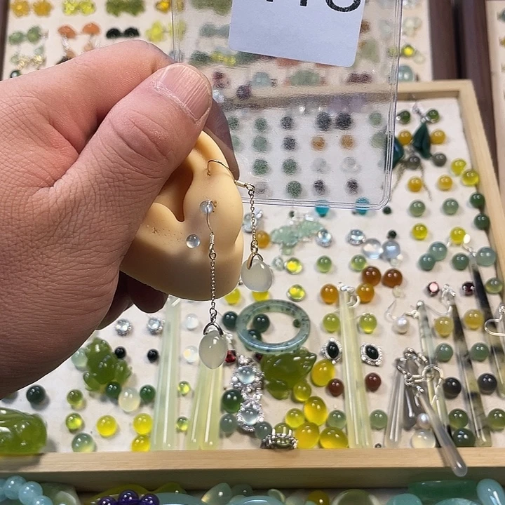 蛇纹石玉合金耳钉
