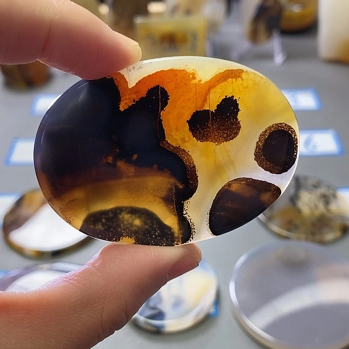 玛瑙/玉髓未镶嵌珠宝半成品49