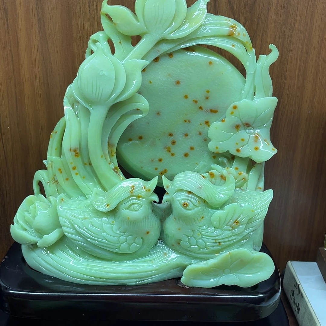 蛇纹石玉未镶嵌珠宝奇石