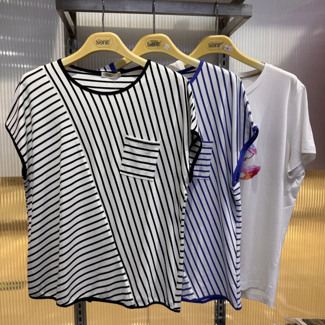 衣为天条纹斜拼落肩衫7260