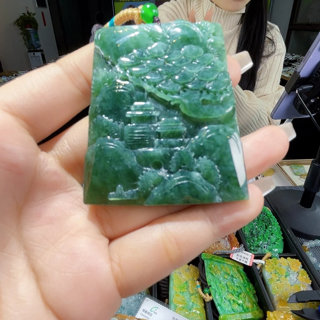 颈饰未镶嵌翡翠一