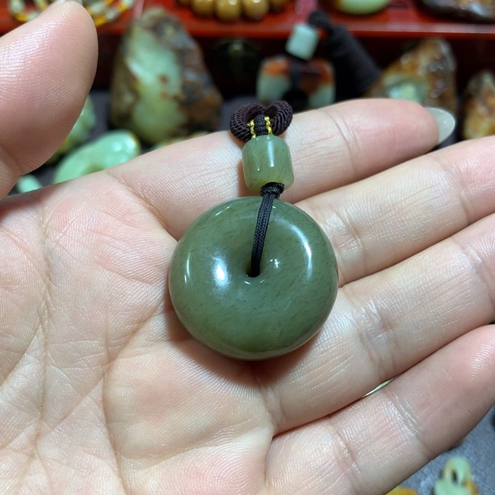 岫岩老玉（透闪石质玉）未镶嵌颈饰