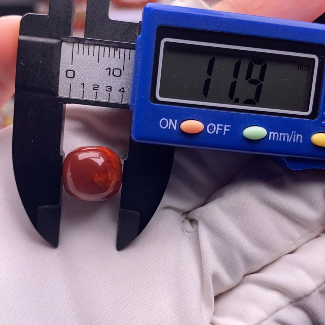 南红玛瑙配饰未镶嵌牛血柿子火焰(无胶无裂)瑕疵优惠价