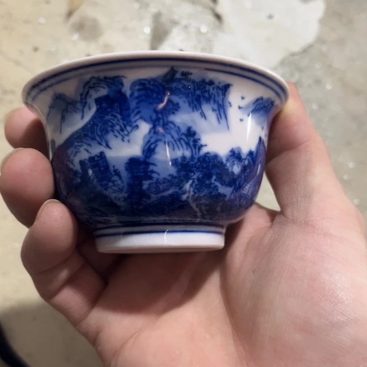 瓷片///景德镇陶瓷杯子。红。