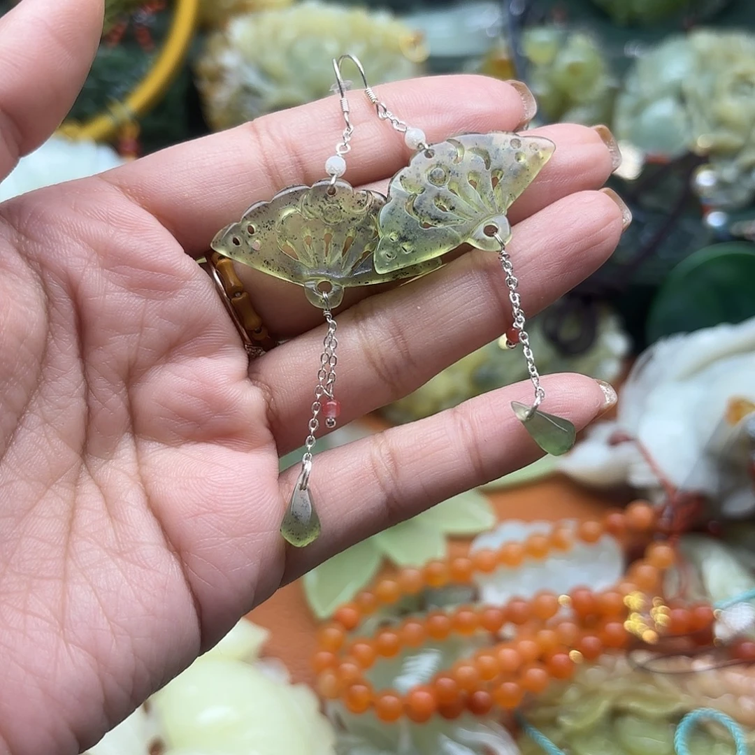 蛇纹石玉未镶嵌吊坠