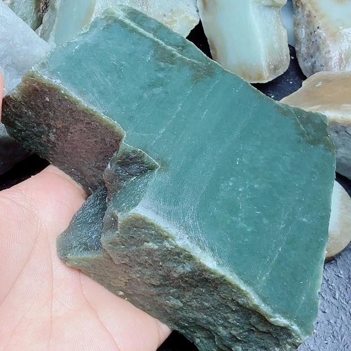 未镶嵌和田玉（糖玉）珠宝奇石