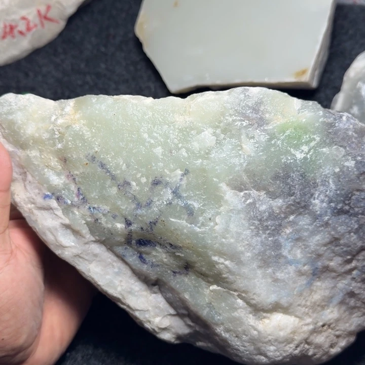 未镶嵌和田玉（糖玉）珠宝半成品