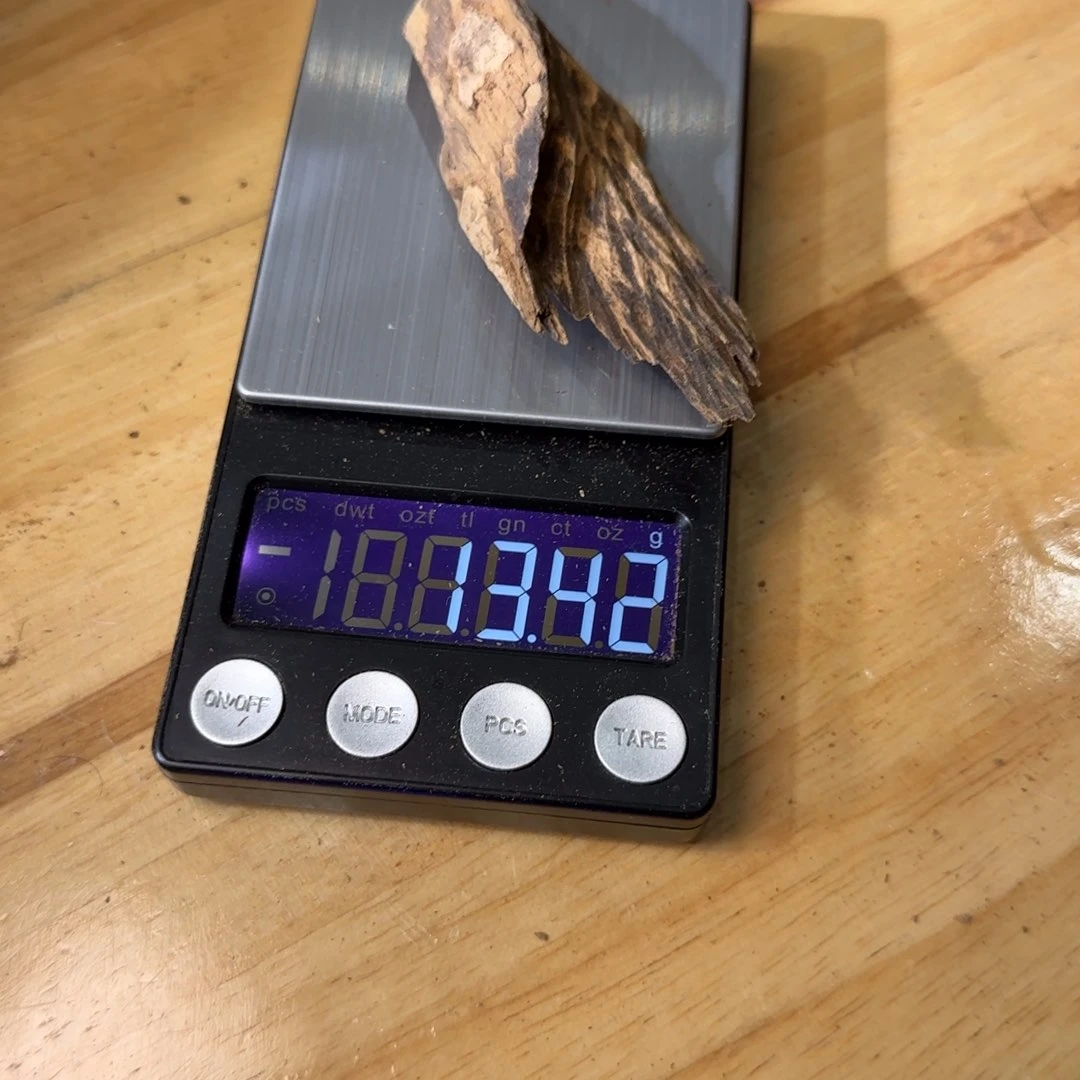 沉香碎屑沉香13.42克菩萨奇兰花香日本回流老料