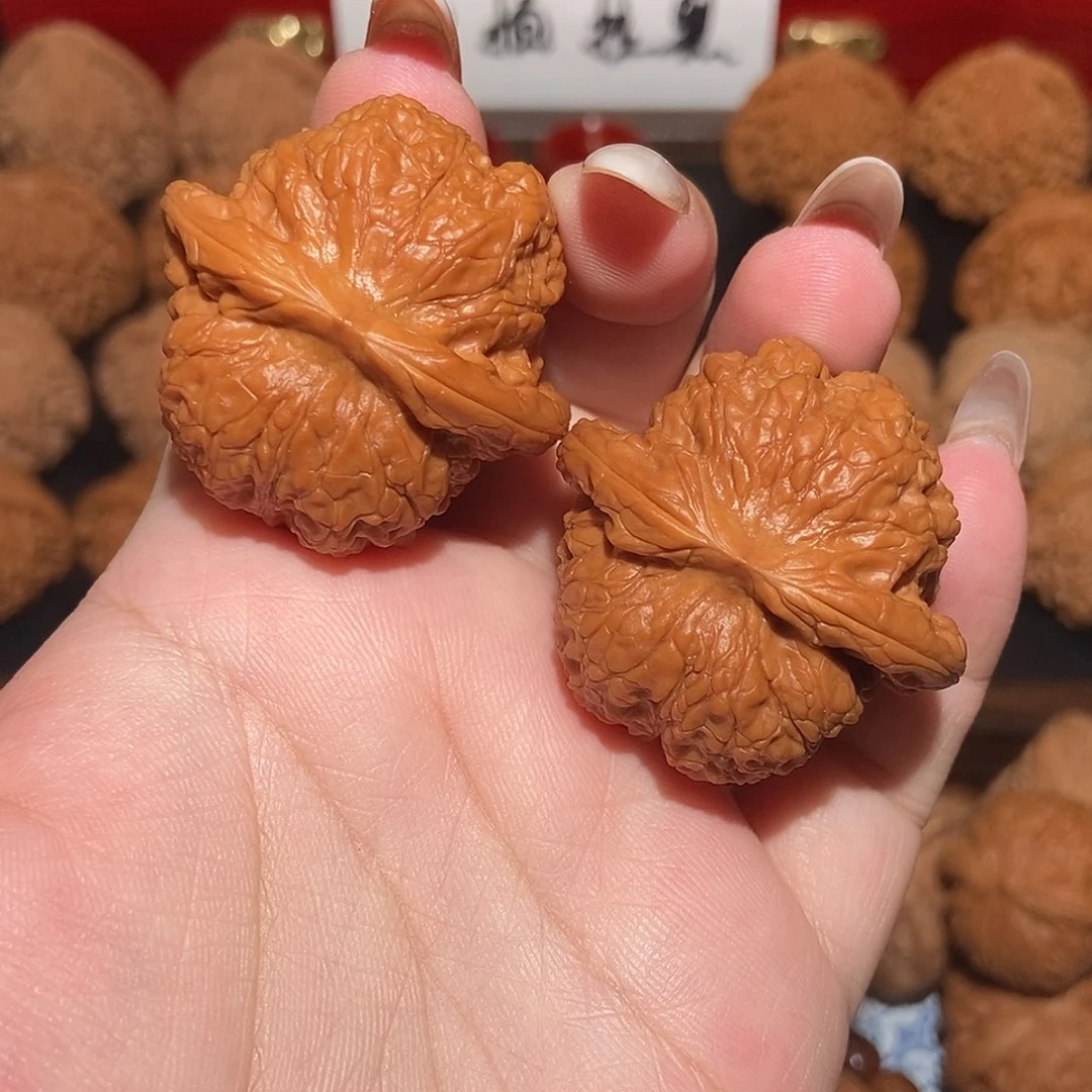 文玩核桃吊坠血麒麟39