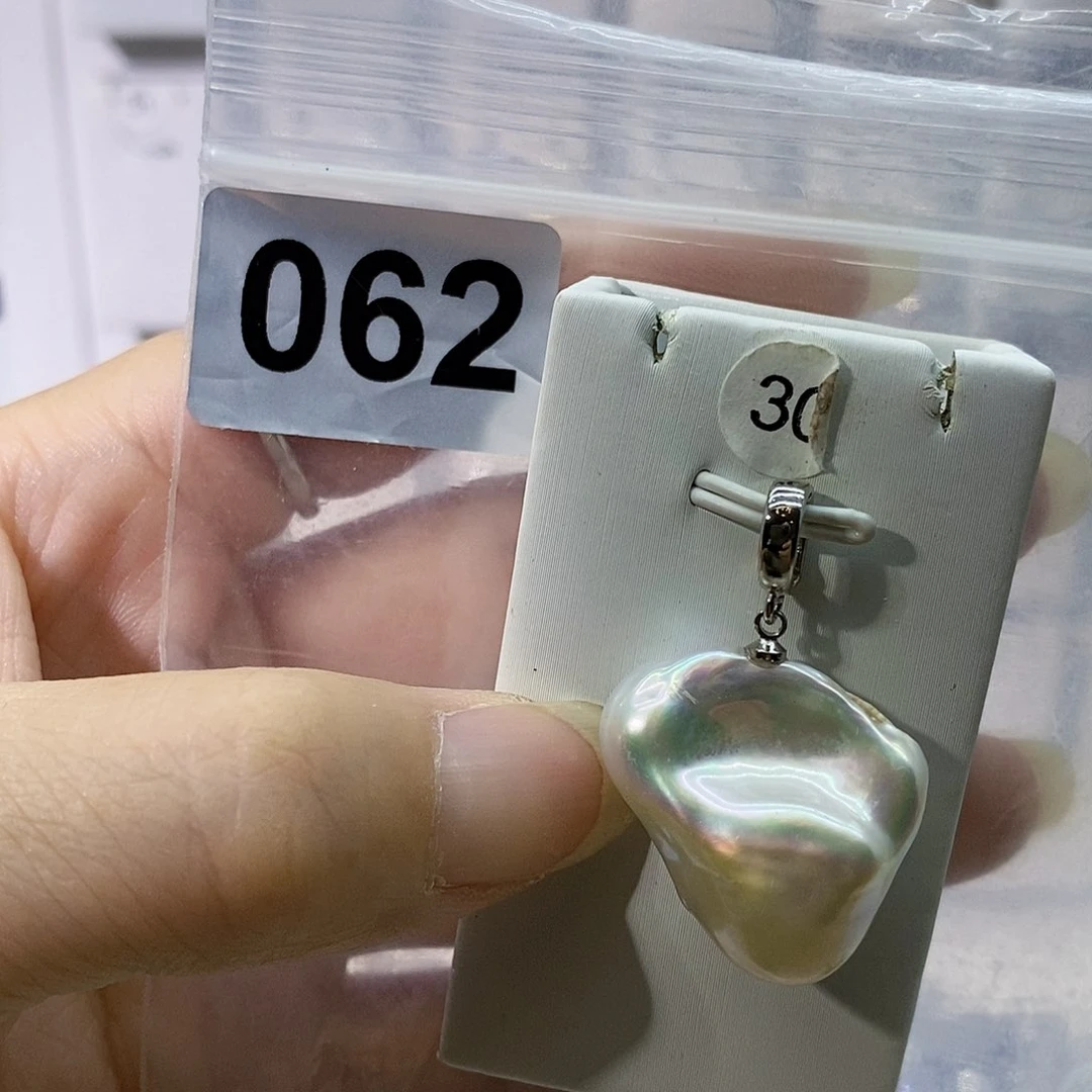 淡水珍珠合金颈饰