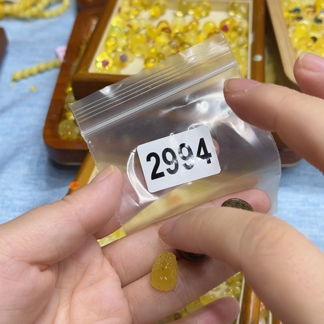 琥珀未镶嵌珠宝奇石