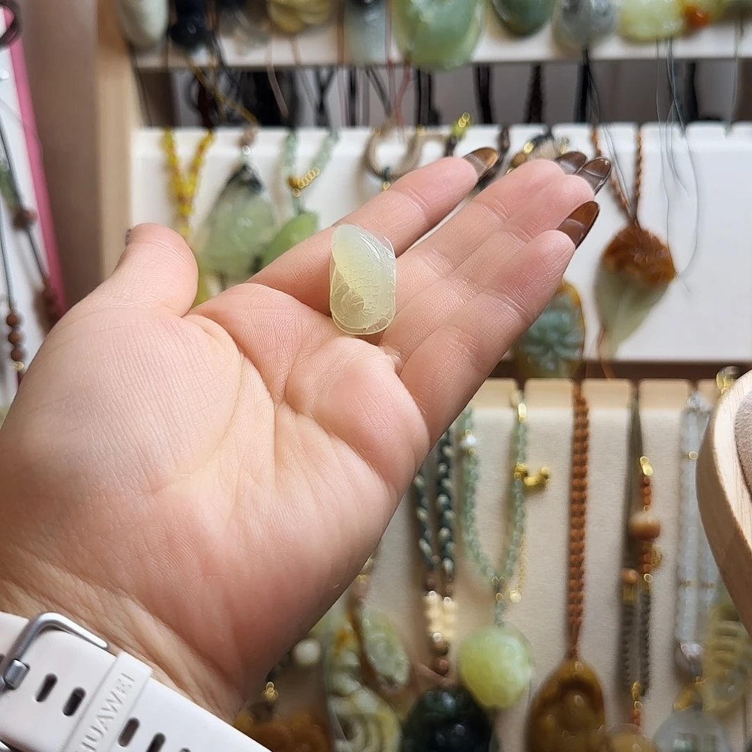 一****蛇纹石玉合金颈饰