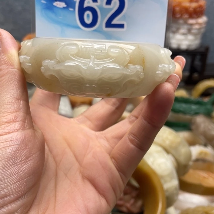 石英岩玉未镶嵌手镯