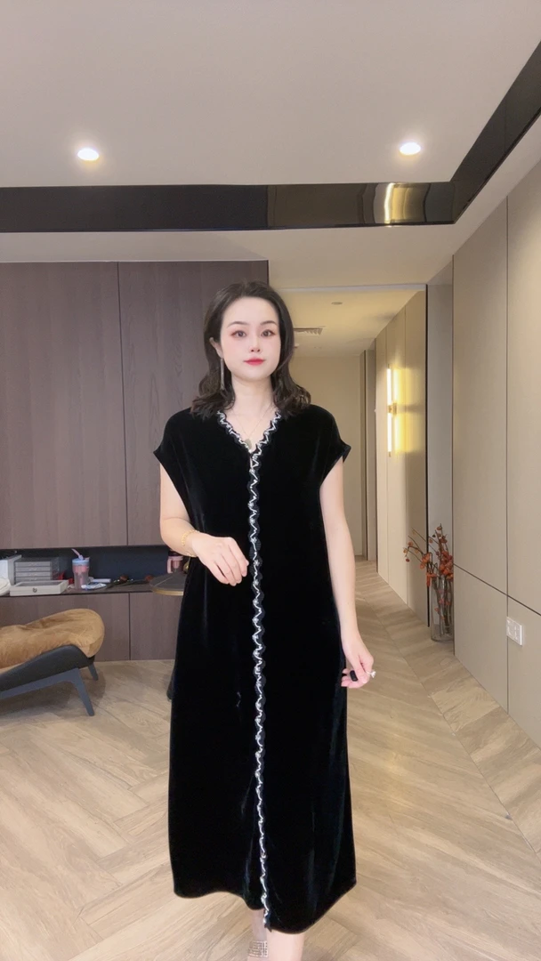 YS195v领钉珠女士真丝丝绒桑蚕丝气质连衣裙m116