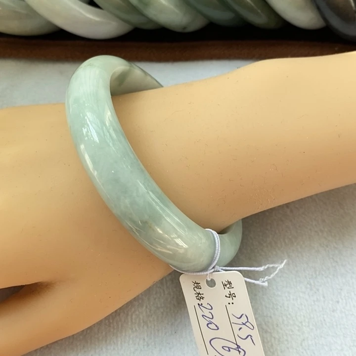 翡翠未镶嵌手镯14627059