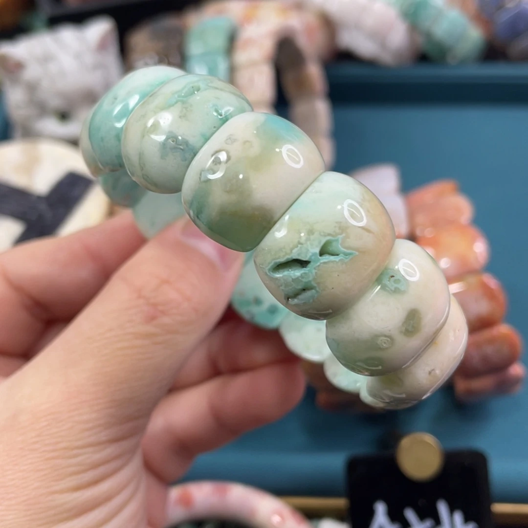 未镶嵌手镯硅化玉