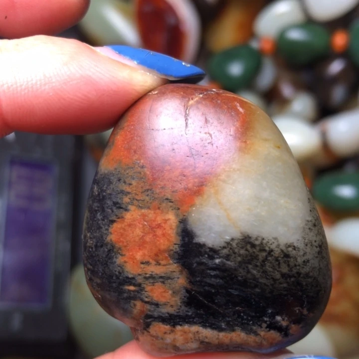 和田玉（翠青玉）未镶嵌珠宝奇石