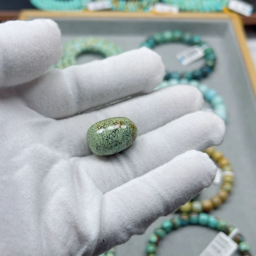 绿松石未镶嵌挂件