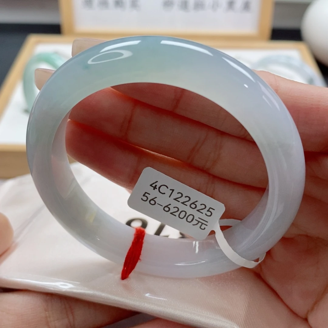 翡翠手镯未镶嵌天然A货翡翠手镯