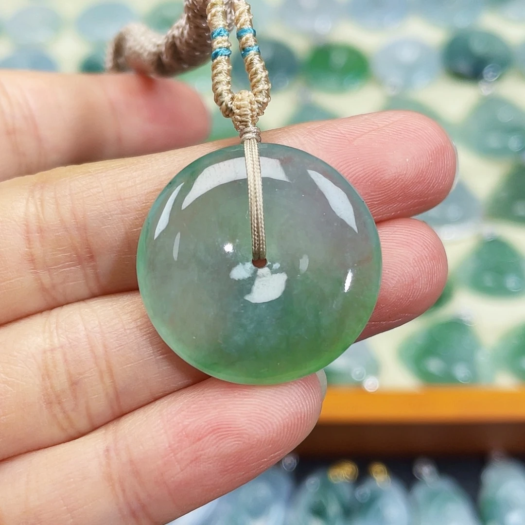 翡翠颈饰未镶嵌吊坠