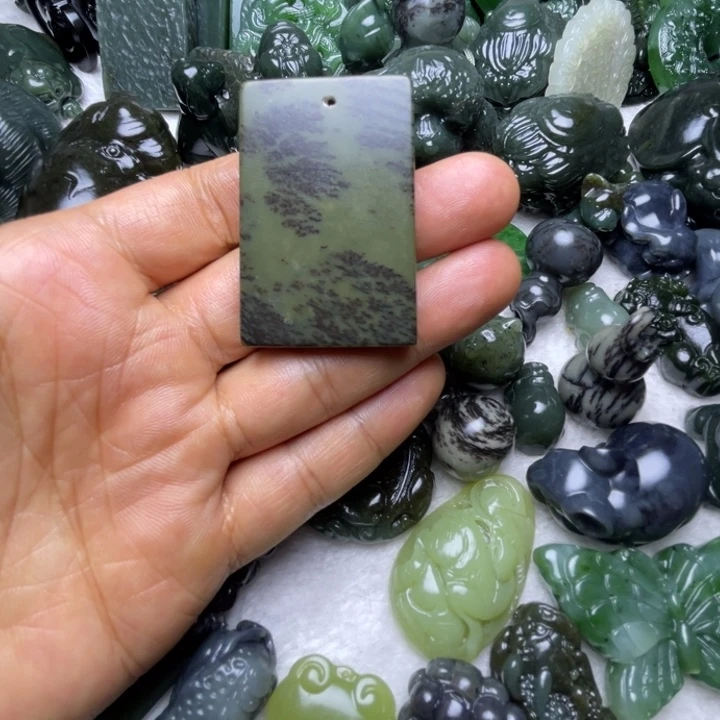 和田玉未镶嵌颈饰