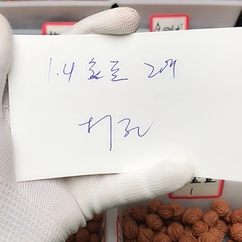 桃核吊坠龙纹桃核的搭配