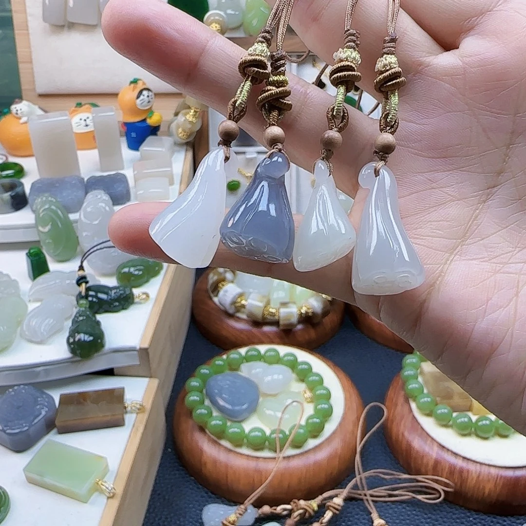 和田玉未镶嵌吊坠(不含链)多样性发1